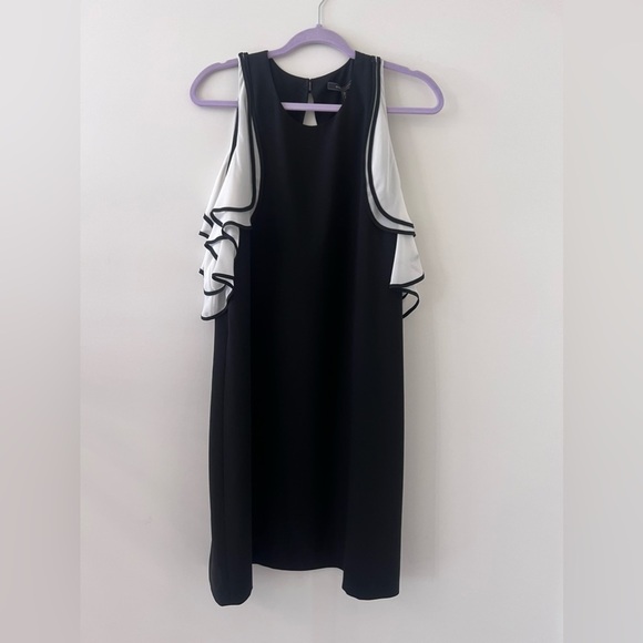 NWT BCBGMAXAZRIA NORAH  B/W COLD SHOULDER RUFFLE SLEEVES SHIFT DRESS SIZE L $228 - Picture 3 of 9